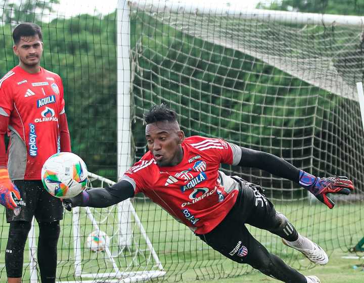La disyuntiva de Alfredo Arias vs. Equidad, ¿Mauro Silveira o Jefferson Martínez?