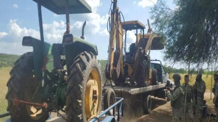 Ejército asegura vehículos y droga sintética en operativo al poniente de Culiacán