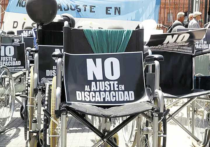 Diputados apuntan a Francos por la suspensión de la ley de Emergencia en Discapacidad
