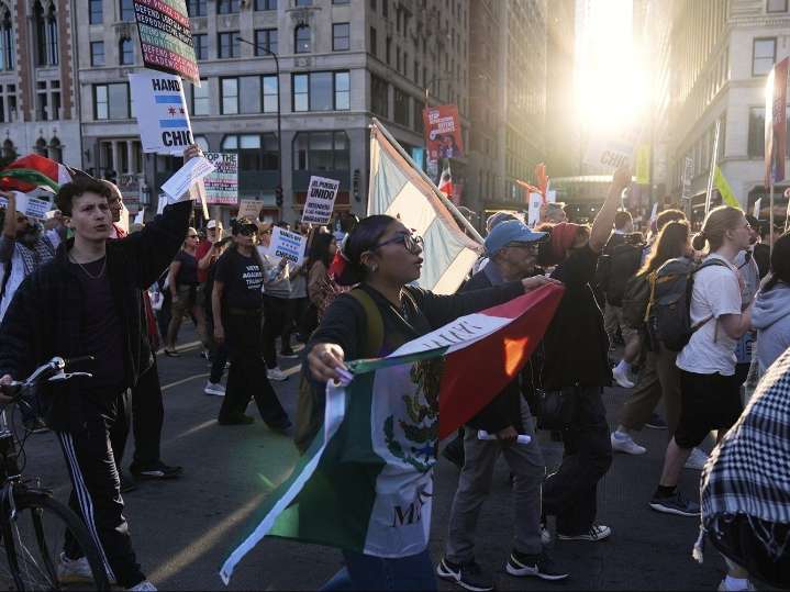 Chicagoans changing routines as immigration crackdown looms
