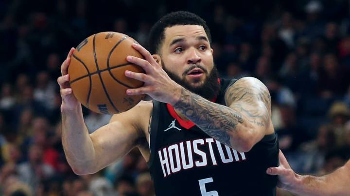 Rockets' Fred VanVleet reportedly tears ACL, could miss entire season