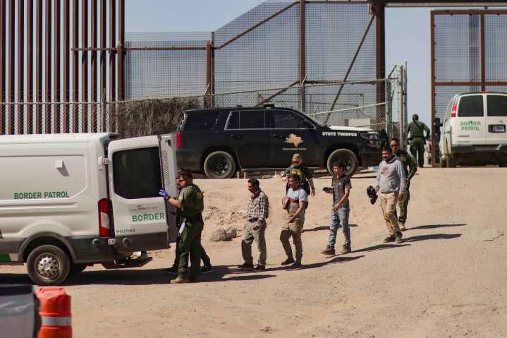 Agentes de USCIS podrán portar armas, hacer arrestos y ordenar deportaciones expeditas