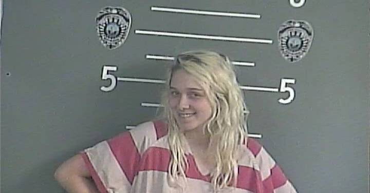 Mom poses for mug shot after leaving kids, ages 2 and 4, alone so she could 'go smoke': Cops