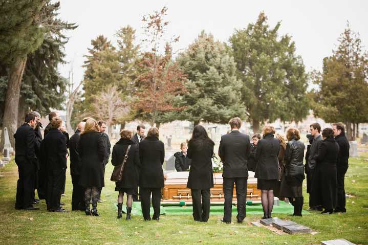 Miss Manners: How do I avoid causing a ‘scene’ if evil woman approaches me at family funeral?