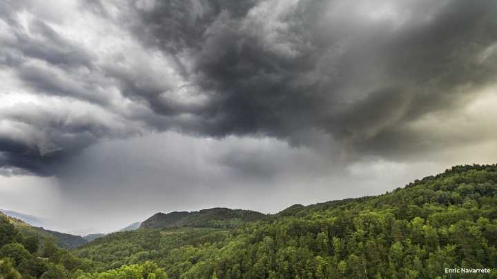 Lluvias fuertes y temperaturas en descenso para este domingo en Catalunya