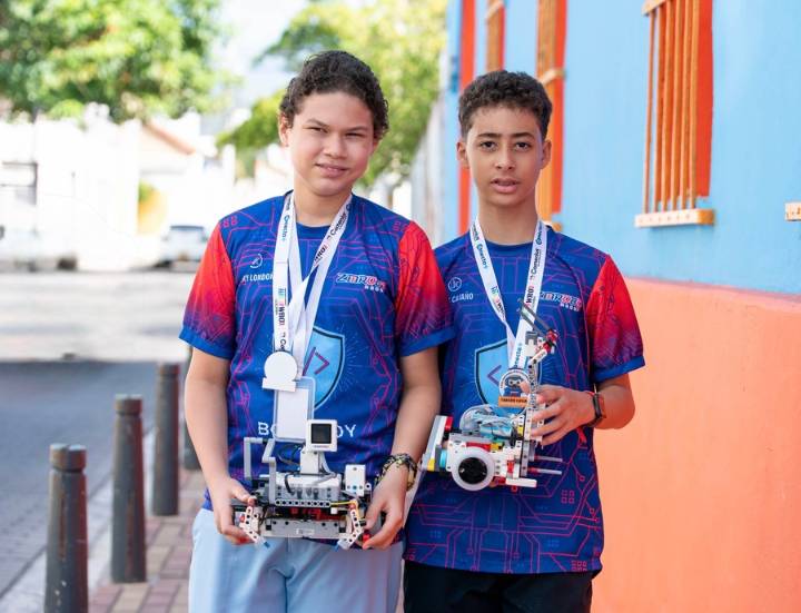 “La robótica es nuestra vida”: estudiantes vallenatos que representarán a Colombia en torneo continental de robótica