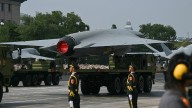 En 20 FOTOS | El impresionante desfile militar de China mostrándole al planeta drones submarinos y misiles nucleares intercontinentales - Semana
