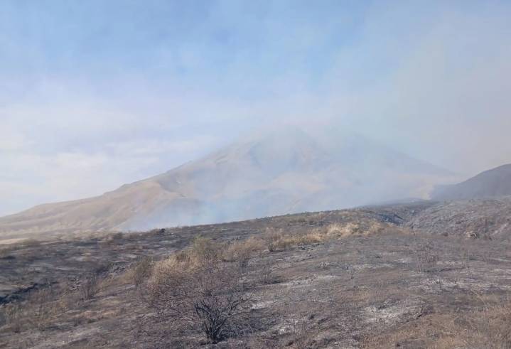 Alerta en Arequipa: incendio forestal se registra cerca de las faldas del volcán Misti