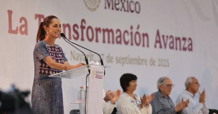 …Y en Nayarit anuncia obras estratégicas; refrenda defensa de migrantes