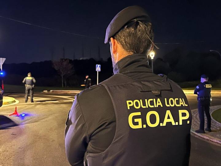 Detenidos dos hombres con requisitorias judiciales en un dispositivo policial en Los Barrios