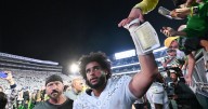 No. 2 Oregon rolling behind latest transfer QB in Dante Moore after standout effort at Penn State
