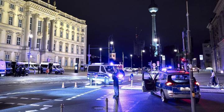 Una bomba de la Segunda Guerra Mundial provocó el desalojo masivo de residentes y turistas en el centro de Berlín