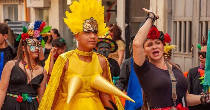 Con desfile de los grupos participantes arrancó la 34 edición del Festival Municipal de Teatro en Anserma
