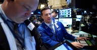 Cierra Wall Street en rojo con las tecnológicas arrastrando a la baja