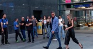 Begoña Gómez recibe abucheos en el preestreno de 'El cautivo', de Amenábar, tras declarar como imputada ante el juez