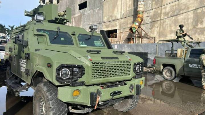 Con presencia militar y policial se prepara desfile cívico por la Independencia de México en Mazatlán