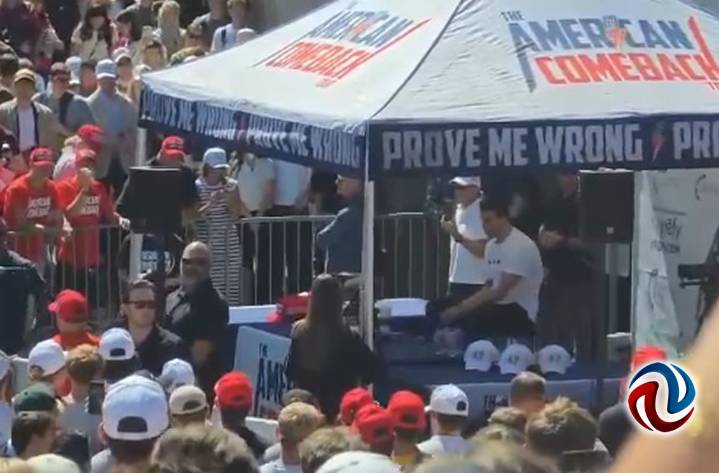 Asesinan a Charlie Kirk, activista aliado de Trump