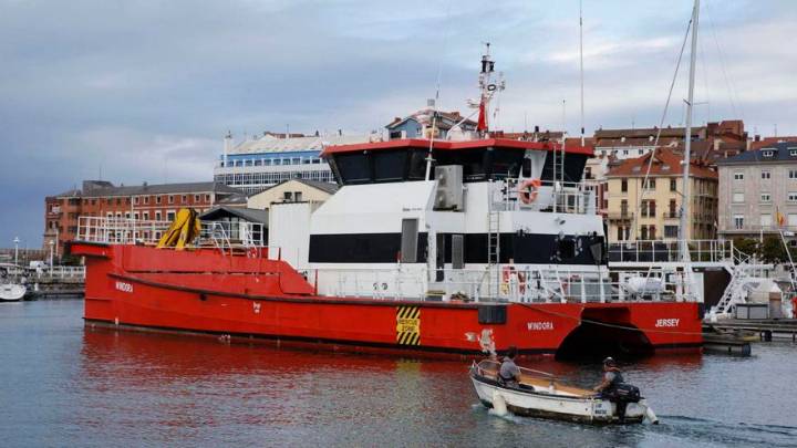 El barco de suministros que entró al Muelle detenido por Capitanía