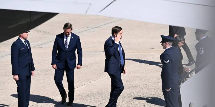 JD Vance visits Minnesota, visits families in wake of shooting