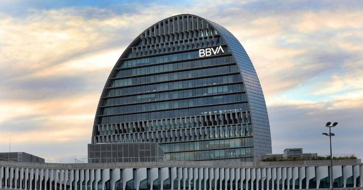 La CNMV autoriza la mejora de la opa del BBVA sobre el Sabadell