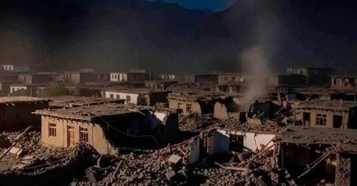 Terremoto de magnitud 6.0 en Afganistán deja, por lo menos, 800 muertos