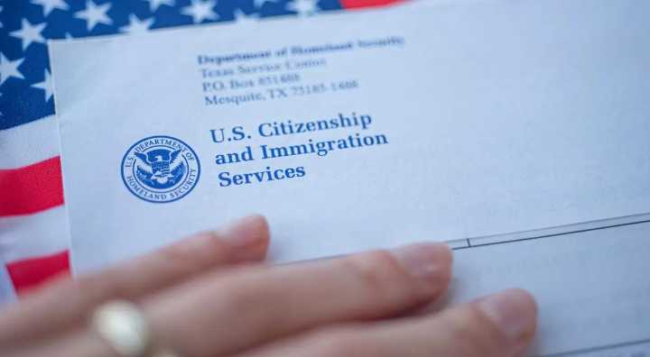 La mejor noticia para inmigrantes: USCIS elimina el examen obligatorio de ciudadanía para estas personas