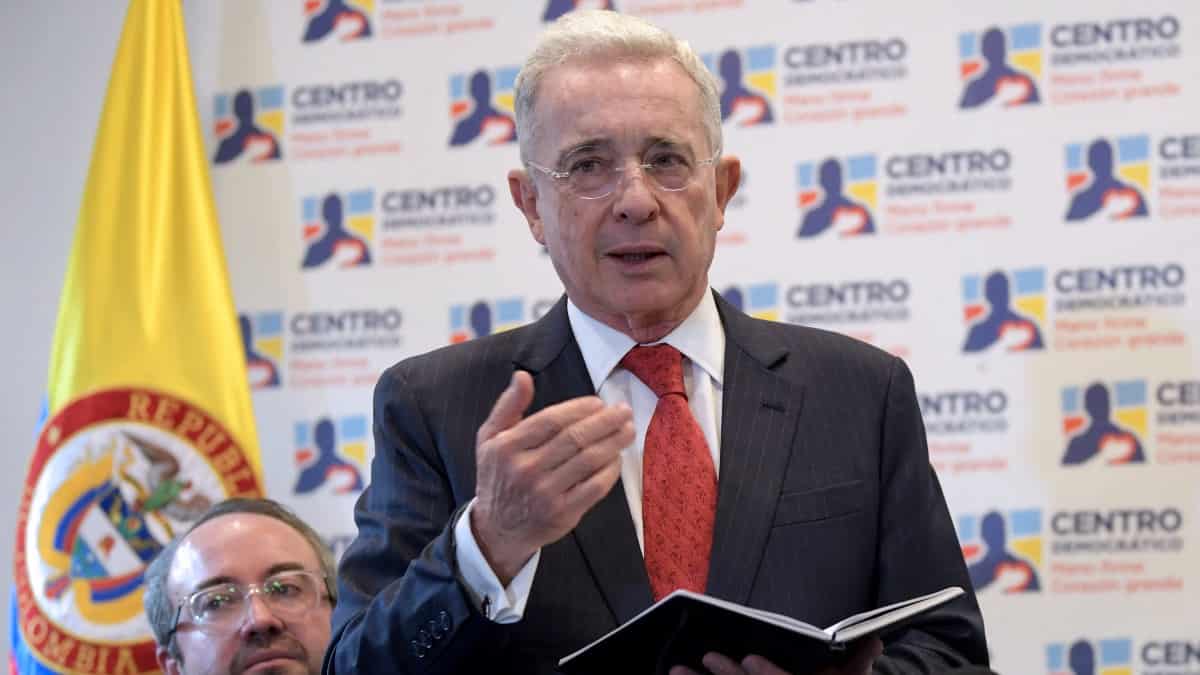 El expresidente Álvaro Uribe planea volver al Congreso de Colombia en 2026, según el director del partido Centro Democrático