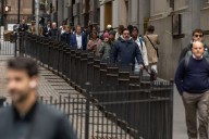 US hiring stalls with employers reluctant to expand in an economy grown increasingly erratic