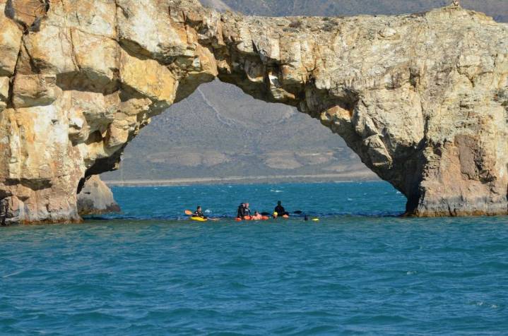 Lago Posadas celebra su 66° aniversario con la “Travesía Arco de Piedra”