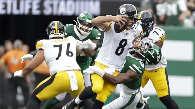 Aaron Rodgers debuta con Steelers entre luces y sombras: línea ofensiva en la mira