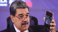 Maduro presume de llevar un móvil regalado por el presidente de China que EEUU no puede hackear