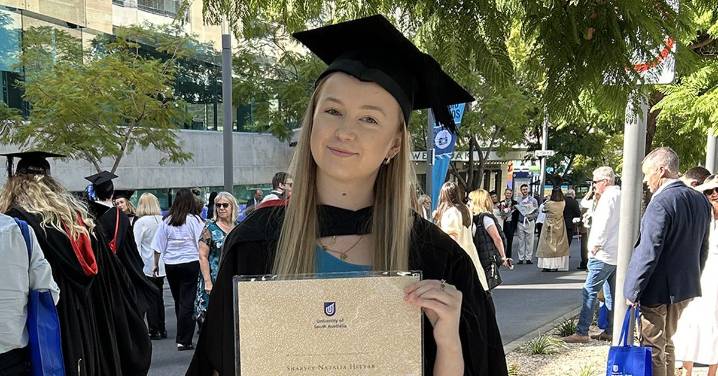Arthritis income loss: Sharyce looks healthy but hasn't been able to work in years because of a condition many Aussies believe she can't have