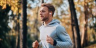Bajo techo, en la calle o al aire libre: la ciencia revela cuál es el entorno más beneficioso para entrenar