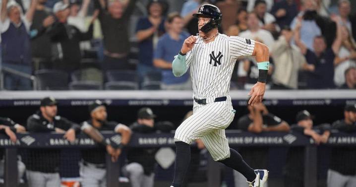 Judge reaches 50 homers for 4th time, hits pair as Yanks tie for AL East lead by beating White Sox