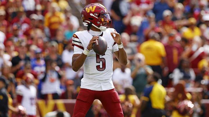 Commanders QB Jayden Daniels pops up on injury report with wrist issue
