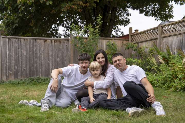 Ukrainians who fled to Canada in limbo as permits and passports expire