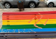 Vandalizado el banco LGTBI+ de Punta Mujeres