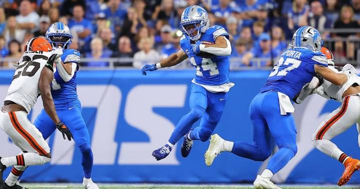 Goff throws 2 TD passes to St. Brown, Lions beat Browns 34