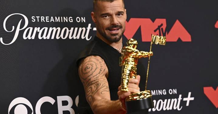 VIDEO: Ricky Martin enciende con sabor latino los MTV VMAs 2025