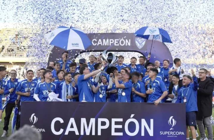 Vélez, campeón de la Supercopa Argentina tras vencer a Central Córdoba