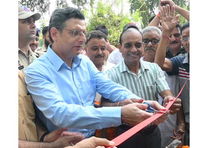 R&R Commissioner reviews ongoing works at Jagti Migrant Township