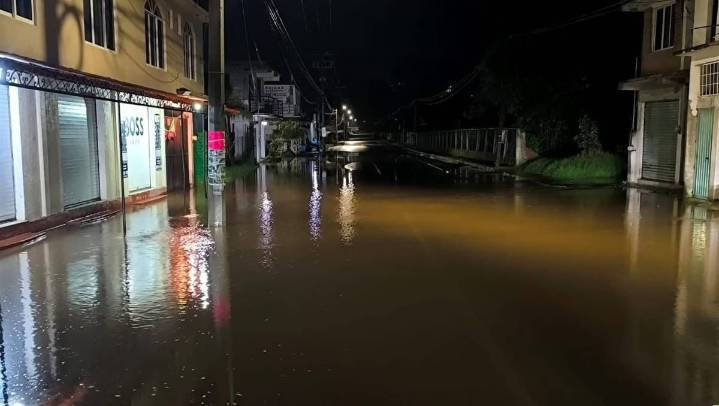 Lluvias causan desbordamiento del río Amanalco