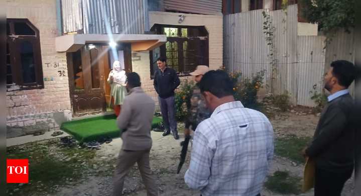 Terror crime case: J&K police's Counter Intelligence Wing conducts raids across Valley; Srinagar, Pulwama and Anantnag included