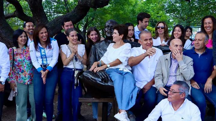 Develan escultura de Eliseo Martínez Pérez en el Parque Metropolitano de León
