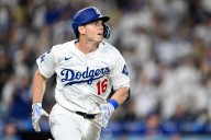 Dodgers’ Will Smith has hairline fracture in right hand