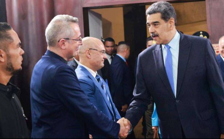 Presidente instala el Consejo Nacional por la Soberanía y la Paz
