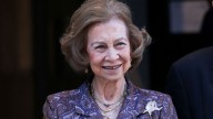 La reina Sofía apuesta por el tweed, el tejido más elegante y favorecedor para mujeres de 60
