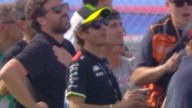 La sonrisa de Valentino Rossi en el momento en el que Marc Márquez se fue al suelo en San Marino