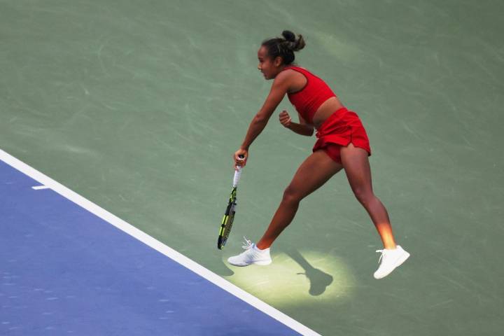 Venus Williams is in the US Open women's doubles quarterfinals and says Serena needs to show up