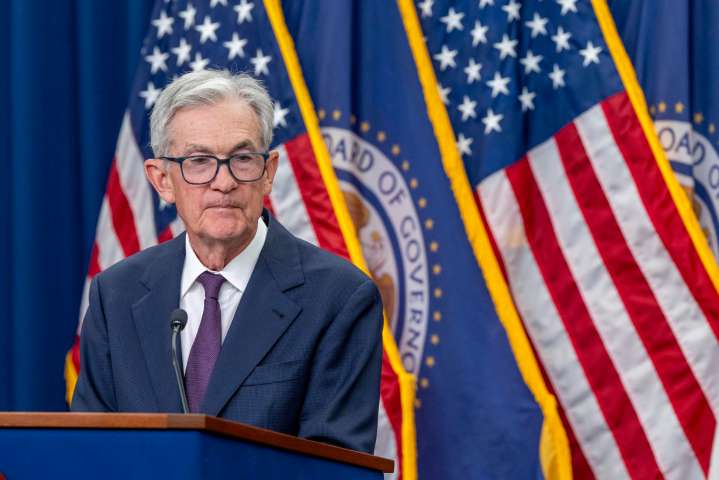 La Fed baja los tipos de interés y prevé nuevas reducciones